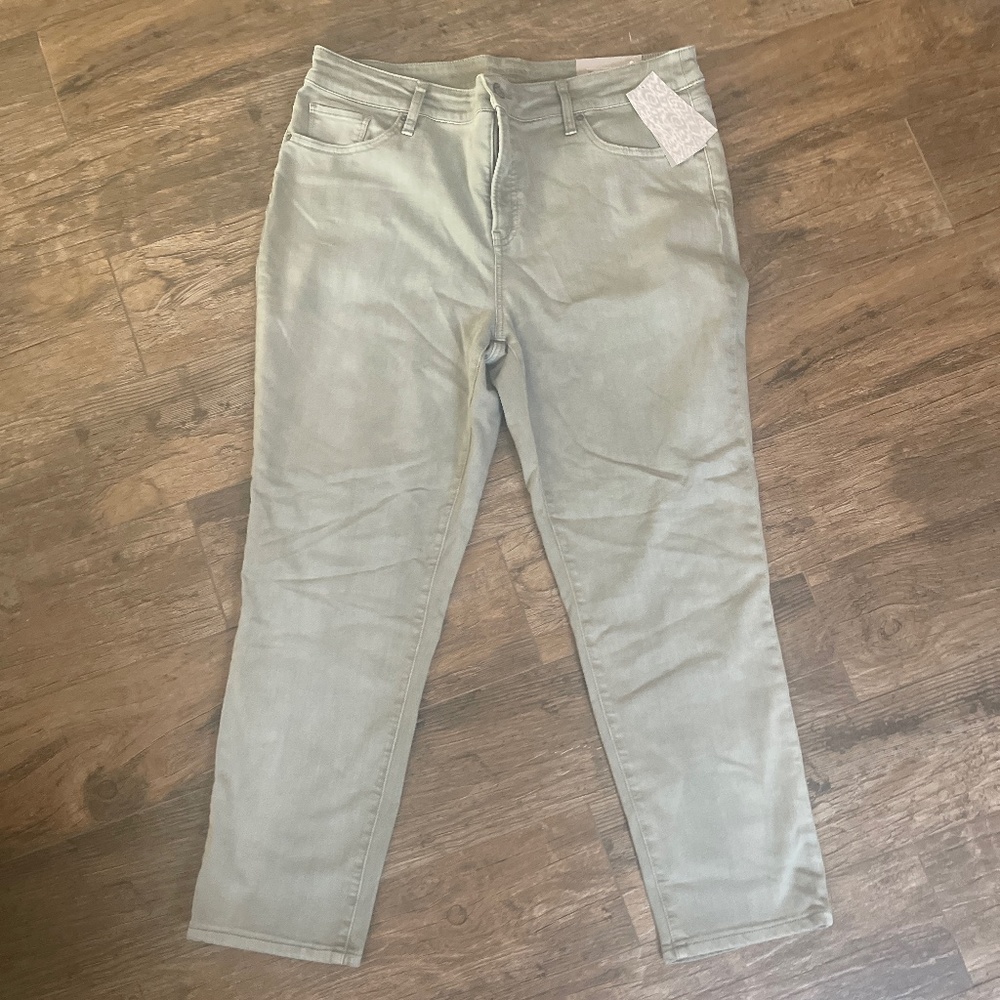 Chicos So Slimming Girlfriend Slim Ankle pants